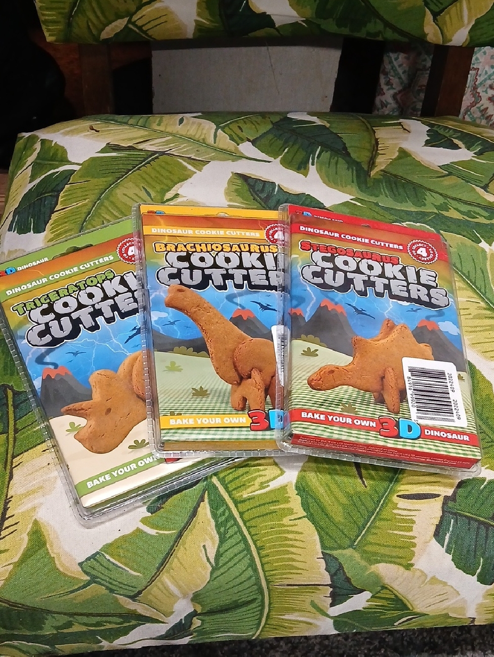 NWT Set of 3 Dinosaur 3D Cookie Cutters